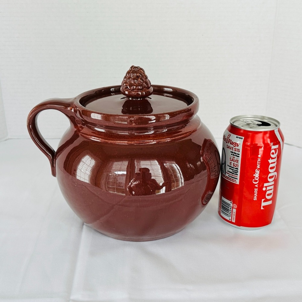 Bean Pot Signed Wm. Hallberg 1942 on Bottom Brown Earthenware Acorn Knob on Lid